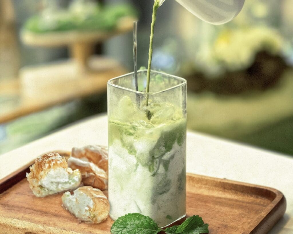 Matcha Latte at R Flower & Café