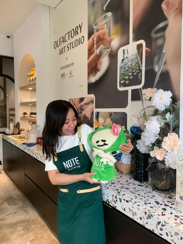 nam gioi va not a rose mo cua tam hon diu dang cua phai manh — R Parfums Workshop, Thao Dien District 2, HCMC