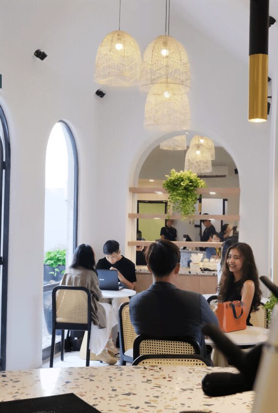 Không gian R Cafe và Workshop Vẽ Tranh Không gian R Cafe và Workshop Vẽ Tranh